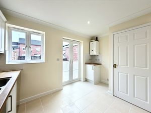 Dining Kitchen- click for photo gallery